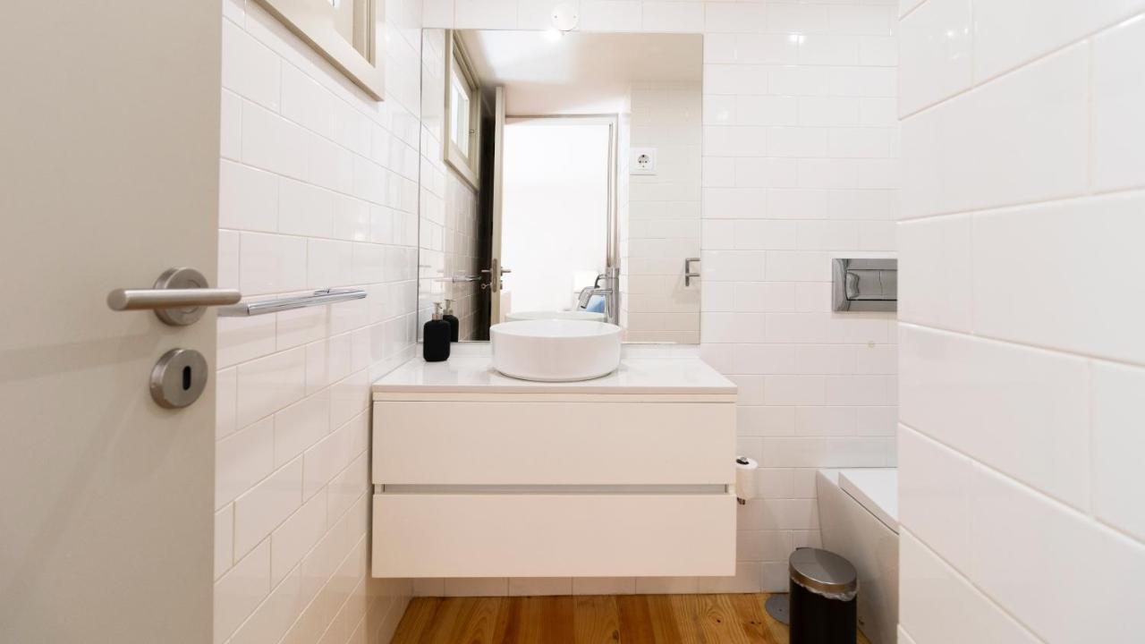 Central Stunning Duplex W/ Patio By Lovelystay Porto Exterior photo