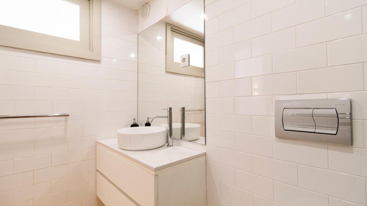 Central Stunning Duplex W/ Patio By Lovelystay Porto Exterior photo